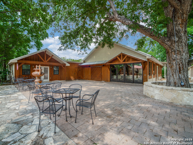 Listing photo id 2 for 331 Fifth Street