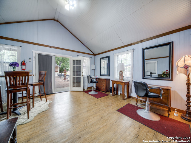 Listing photo id 4 for 331 Fifth Street