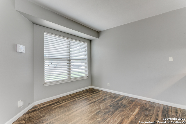 Image 13 of 25 For 7986 Wayside