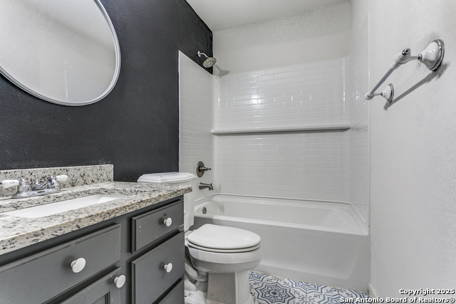 Image 21 of 25 For 7986 Wayside