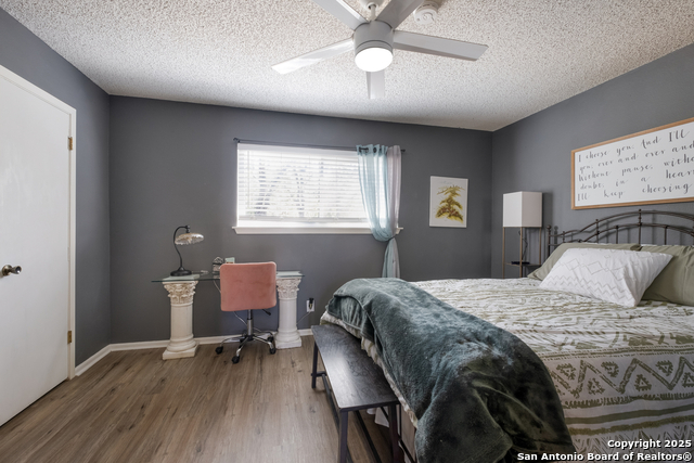 Listing photo id 22 for 2930 Low Oak St