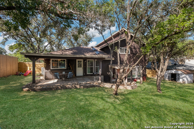 Listing photo id 27 for 2930 Low Oak St