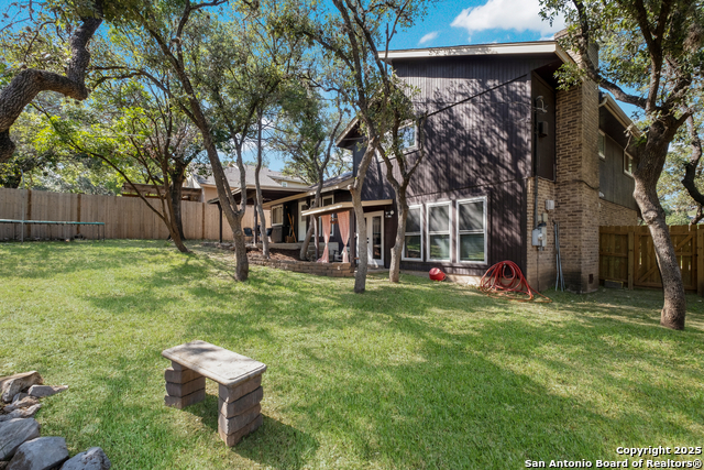 Listing photo id 29 for 2930 Low Oak St