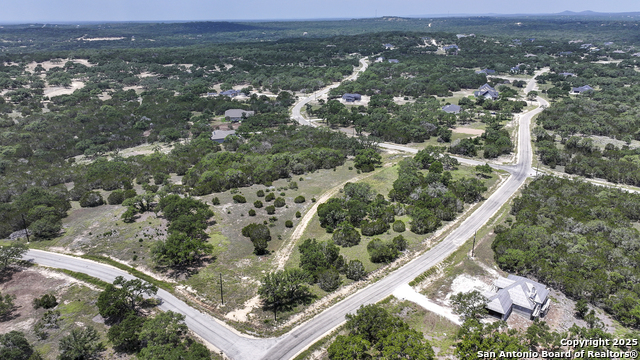 Listing photo id 9 for 314 Serenity Pass