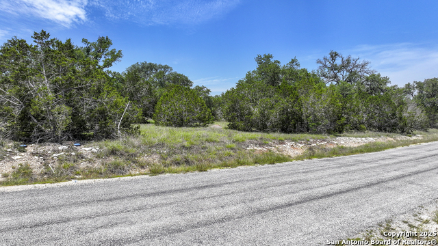 Listing photo id 16 for 314 Serenity Pass