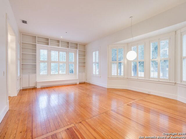 Image 9 of 30 For 302 Cedar  