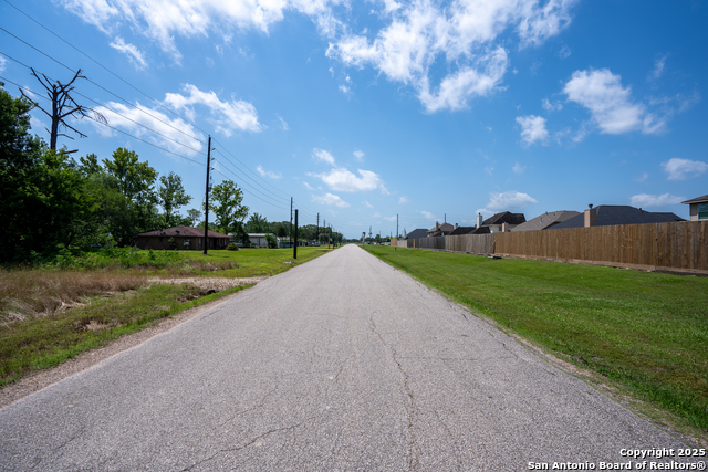 Listing photo id 4 for 20715 Post Oak S