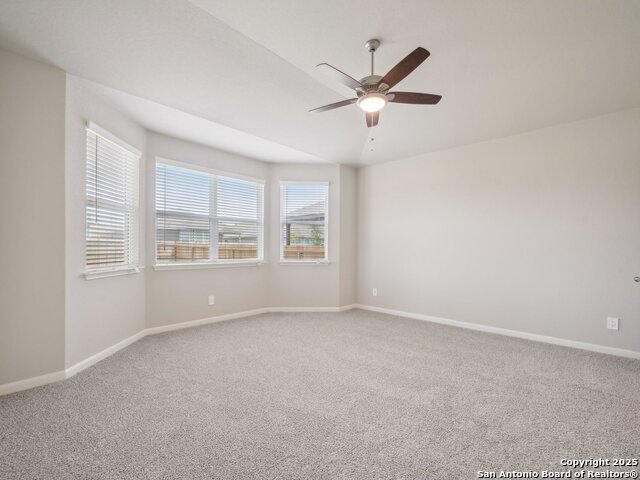 Listing photo id 10 for 10226 King Robert