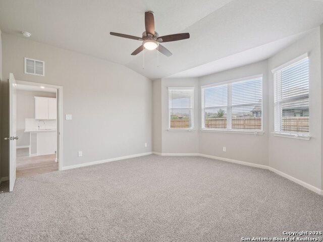 Listing photo id 11 for 10226 King Robert