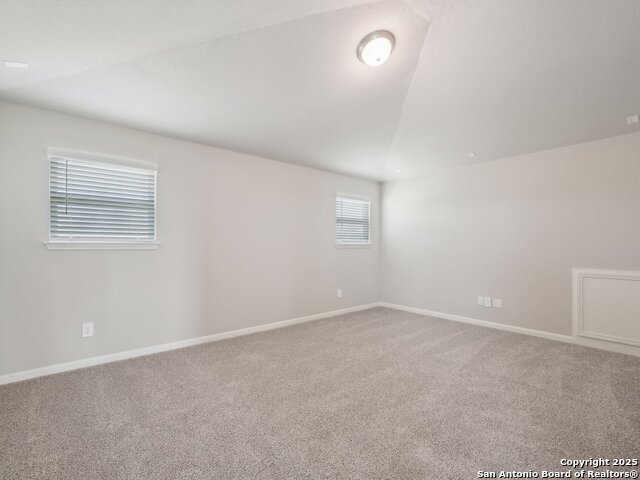 Listing photo id 17 for 10226 King Robert