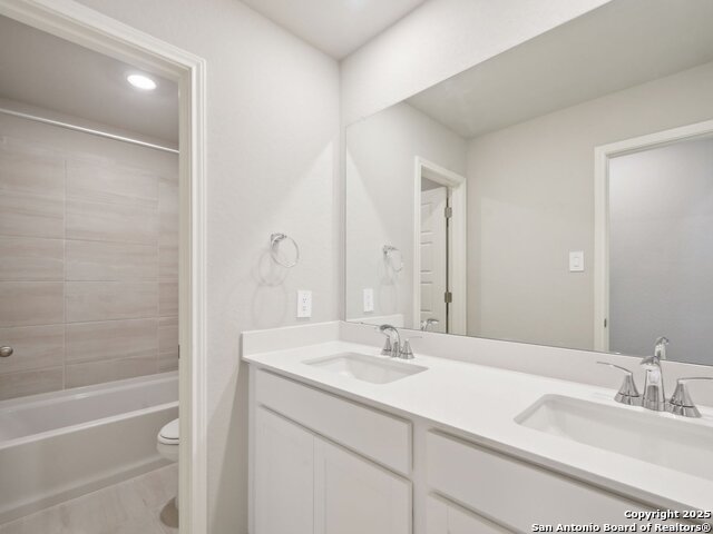 Listing photo id 18 for 10226 King Robert