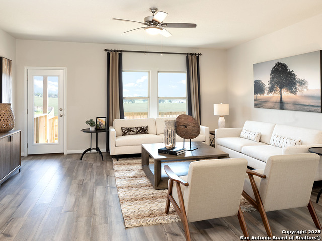 Listing photo id 3 for 10230 King Robert