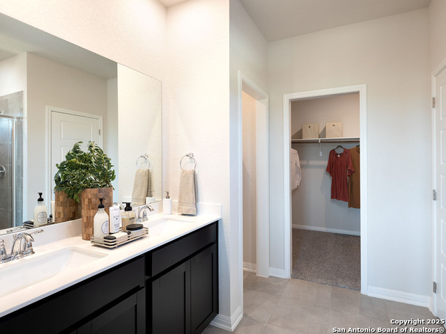 Listing photo id 5 for 10230 King Robert