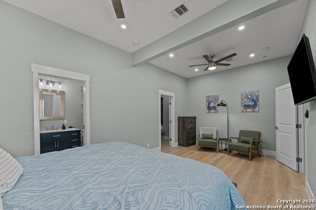 Image 18 of 24 For 127 Whittier St E