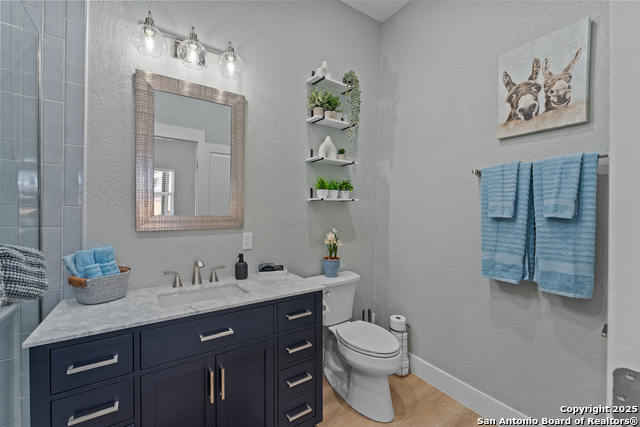 Image 21 of 24 For 127 Whittier St E