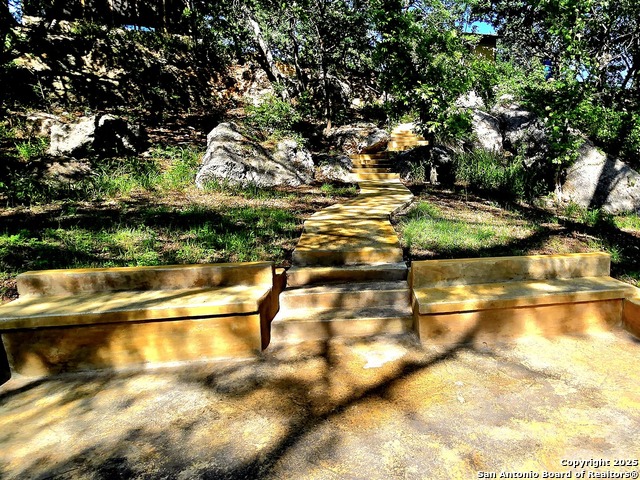 Listing photo id 19 for 224 Rocky Top