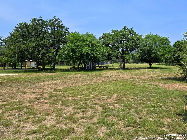 Listing photo id 20 for 224 Rocky Top