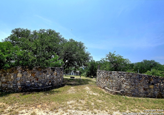 Listing photo id 24 for 224 Rocky Top