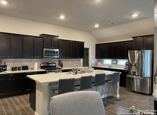 Listing photo id 5 for 25629 Vista Bella