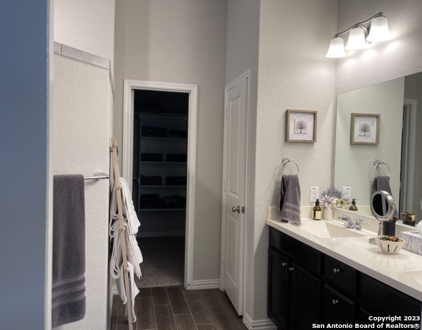 Listing photo id 7 for 25629 Vista Bella