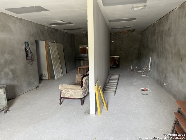 Listing photo id 4 for 1435 Nw 24th St