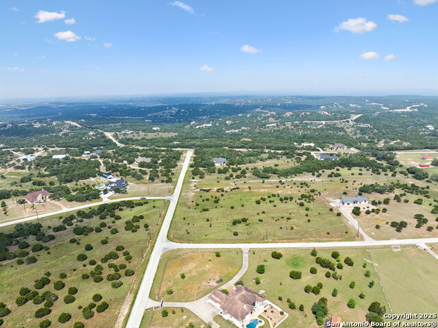 Image 22 of 29 For 405 Oak Haven