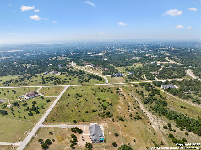 Image 24 of 29 For 405 Oak Haven