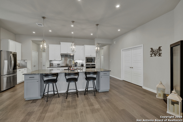 Image 7 of 32 For 623 Foxbrook