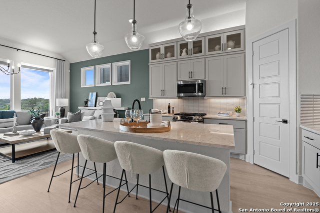 Image 10 of 31 For 20675 Huebner Rd Unit 707