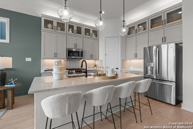 Image 11 of 31 For 20675 Huebner Rd Unit 707