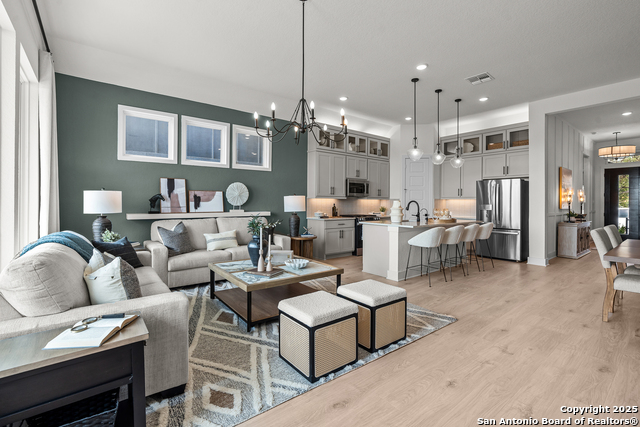 Image 17 of 31 For 20675 Huebner Rd Unit 707