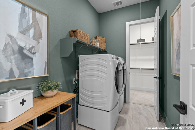 Image 20 of 31 For 20675 Huebner Rd Unit 707