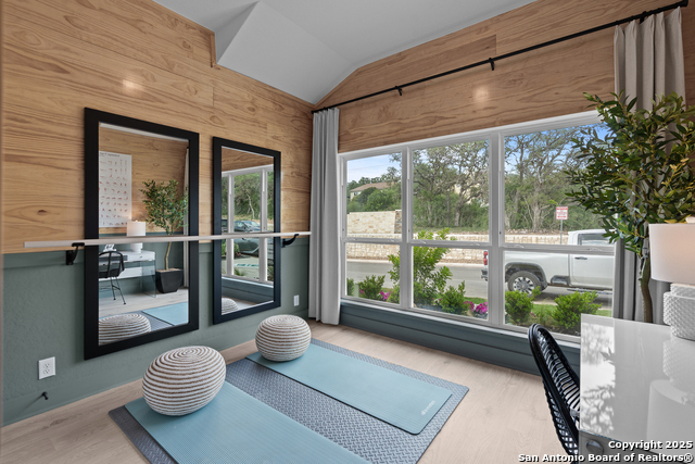 Image 7 of 31 For 20675 Huebner Rd Unit 707