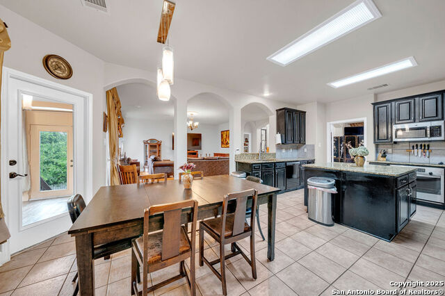 Listing photo id 28 for 13619 Mesa Point