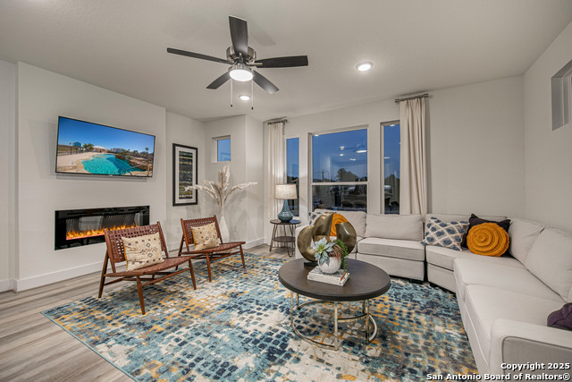 Image 4 of 10 For 20675 Huebner Rd Unit 708