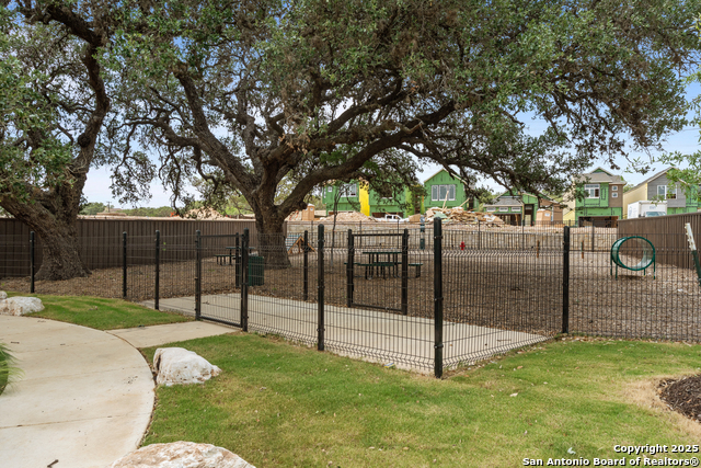Image 9 of 10 For 20675 Huebner Rd Unit 708