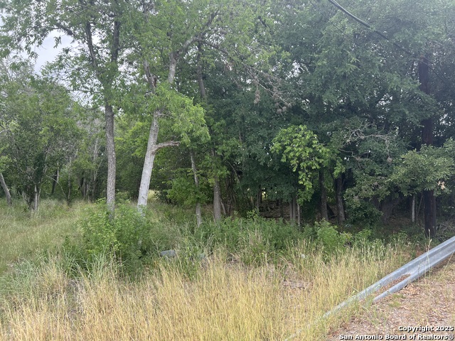 Listing photo id 0 for 483 Oak Knoll