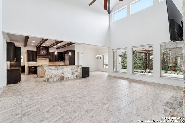 Image 16 of 91 For 6327 Almeria Cir