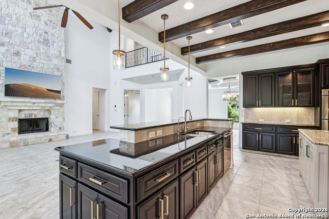 Image 18 of 91 For 6327 Almeria Cir
