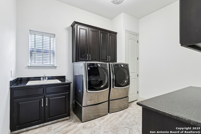 Image 21 of 91 For 6327 Almeria Cir
