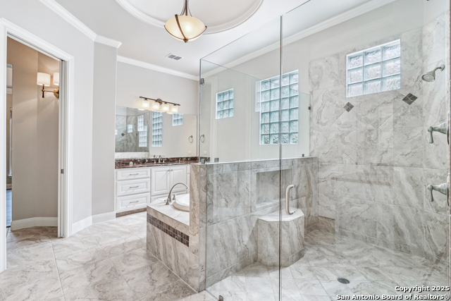 Image 35 of 91 For 6327 Almeria Cir