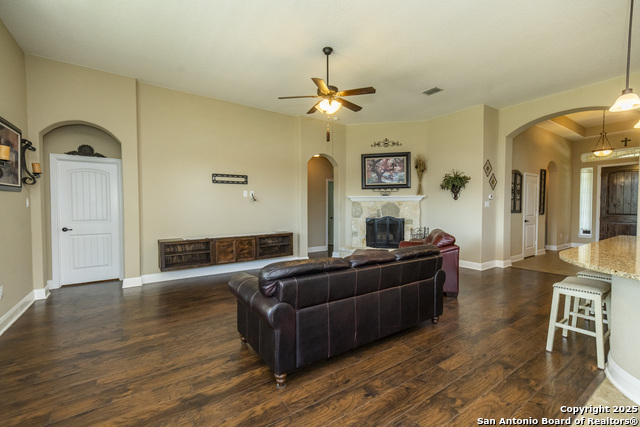 Listing photo id 10 for 3308 Ashleys