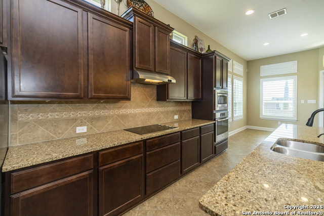 Listing photo id 5 for 3308 Ashleys