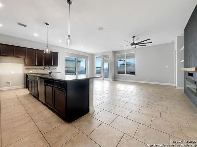 Listing photo id 8 for 1627 Sun Canyon