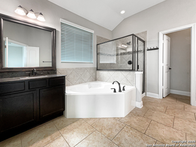 Listing photo id 11 for 1627 Sun Canyon