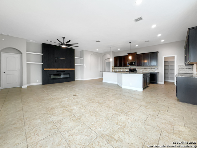Listing photo id 1 for 1627 Sun Canyon