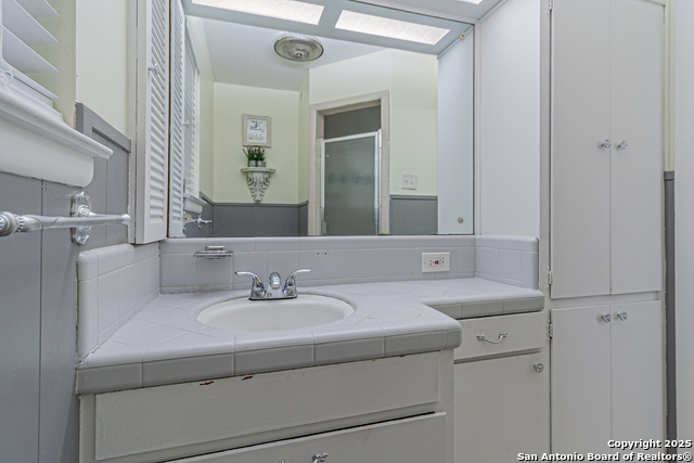 Image 39 of 56 For 5718 Ponderosa Dr
