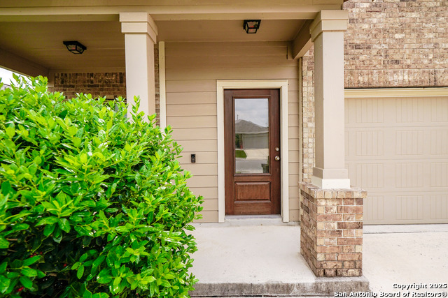 Listing photo id 2 for 5218 Blue Ivy