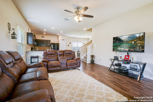Listing photo id 6 for 5218 Blue Ivy