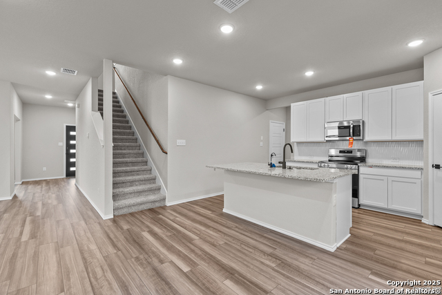 Listing photo id 8 for 6610 Lowrie Block